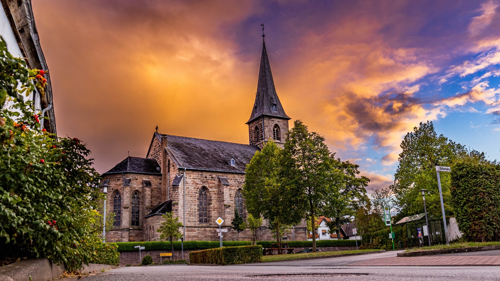 Kritik an Kirchen-Transformation: Landrat Stickeln stellt sich hinter Positionspapier der Heimatpfleger