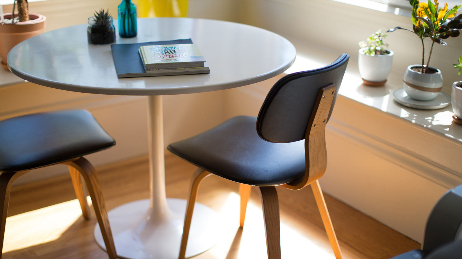 VHS-Zweckverband bietet Kreativworkshop am 12. April in Nieheim – Notizhefte selbst binden